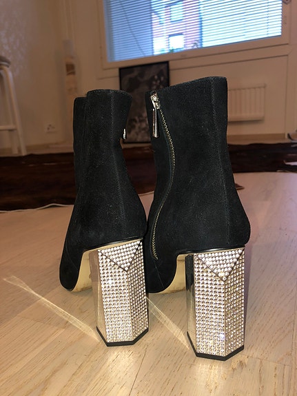 Product image 1 of 6