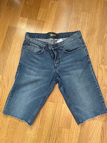 AG Burton slim fit farkkushortsit, koko W32