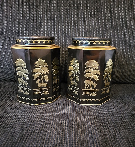 Vanhat kahvipurkit
