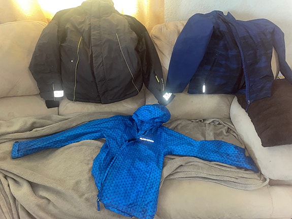 3x takki H&M talvi Catmandoo ja Everest välikausi kuoritakki 146/152