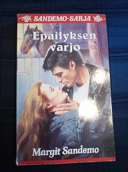 Margit Sandemo  -Sandemo sarja numero 36 Epäilyksen varjo