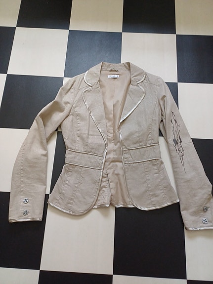 Product image 1 of 6