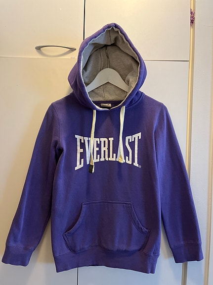Laadukas käyttämätön lila Everlast huppari koko S