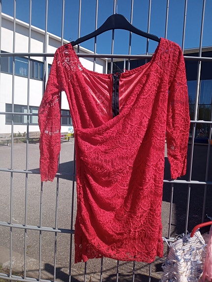 Punainen minimekko/tunika