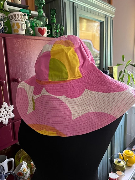 Marimekko lierihattu. M