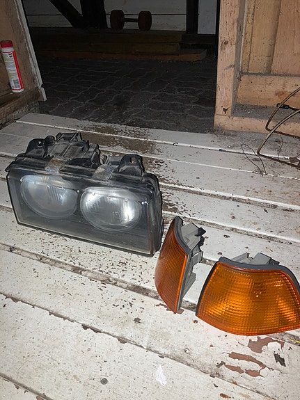 Bmw e36 vasen ajovalo ja vilkut
