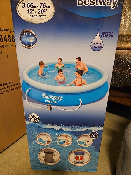 Bestway fastset uima-allas, uusi, sisältää suodattimen/pumpun