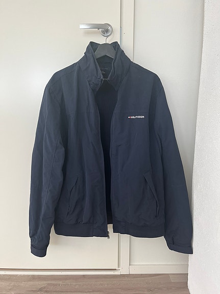 Tommy Hilfiger tummansininen takki L