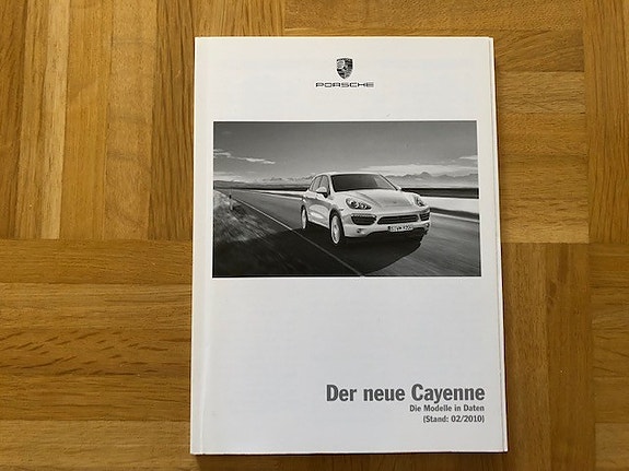 Esite Porsche Cayenne 92A 2010, sis. Cayenne S ja Turbo ym