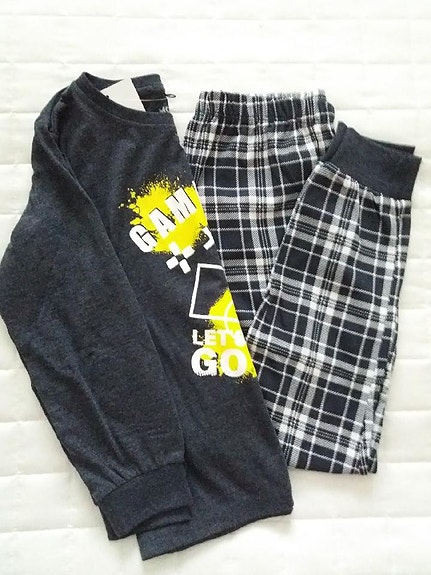 Uusi Poikien pyjama koko 110