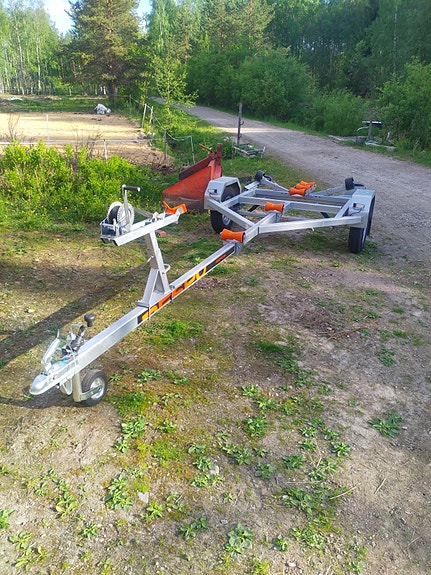 Vuokrataan venetraileri