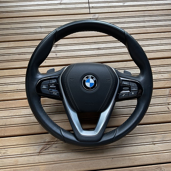 BMW Sport-ratti airbagillä ja vaihdevalitsimilla G-malleihin