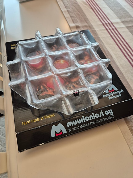 Muurlan lasi tuikkula