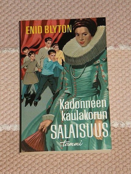 Enid Blyton: Kadonneen kaulakorun salaisuus, 2006
