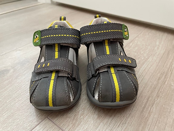 Superfit-sandaalit, koko 22