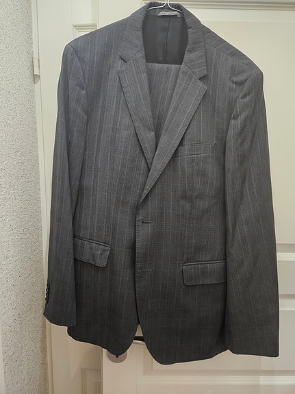 Harmaa Boss puku, koko 50