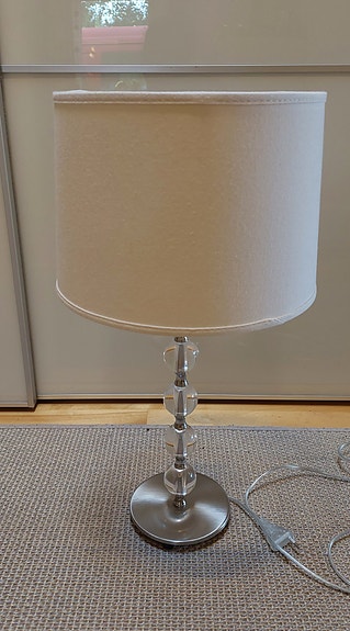 Pentik pallolampunjalka 40 cm ja varjostin