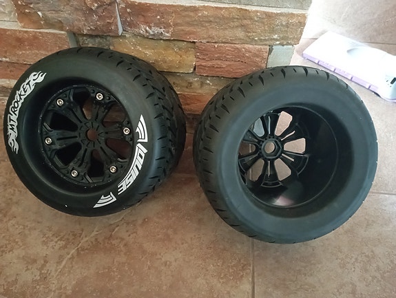 Louise 3.8 Mt Rocket renkaat. 4kpl.