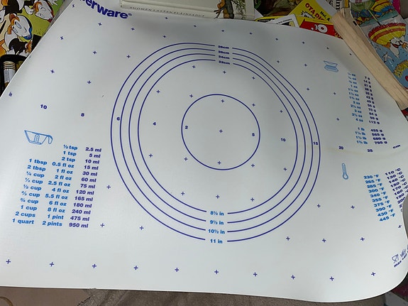Tupperware leivonta-alusta mitta asteikolla alusta leivonta