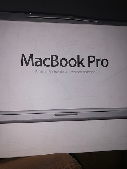 Vanha Macbook Pro! (Kelpaa enää esim. osiksi)