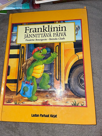 Kaksi Franklin kirjaa kirja ja värityskirja