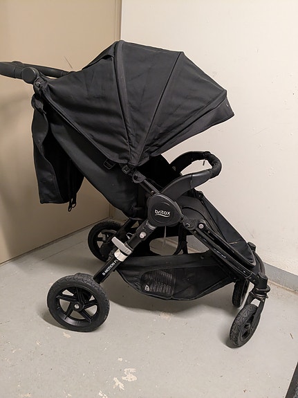 Britax B motion plus rattaat sekä koppa