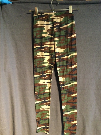 Maastokuvioiset legginssit