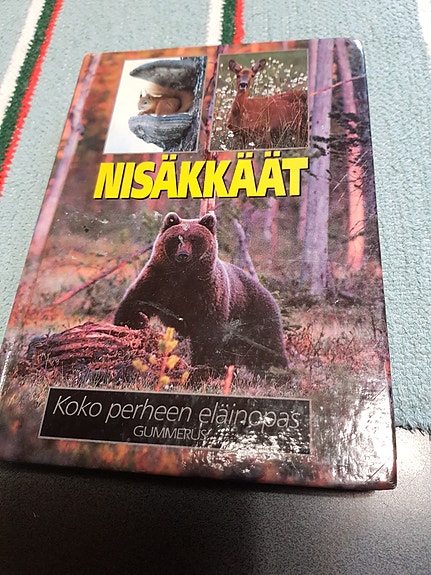 Nisäkkäät. Koko perheen eläinopas.