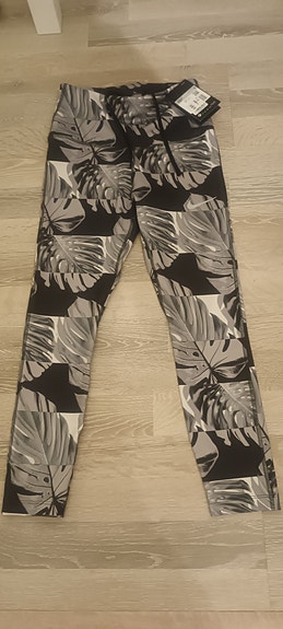 Nike naisten juoksutrikoot xs (xxs), uudet
