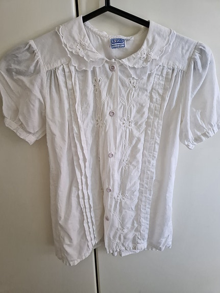Seppälän vintage pitsikauluspaita, koko 140 cm