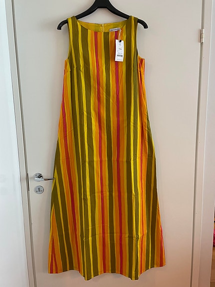 M: Marimekko Ariana- maksimekko 38 käyttämätön
