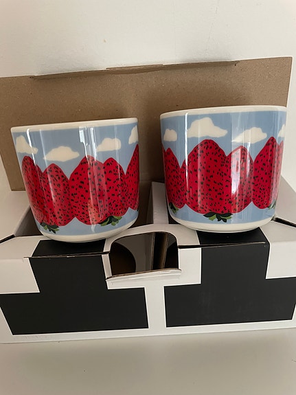 Marimekko Mansikkavuoret kahvikupit  2dl