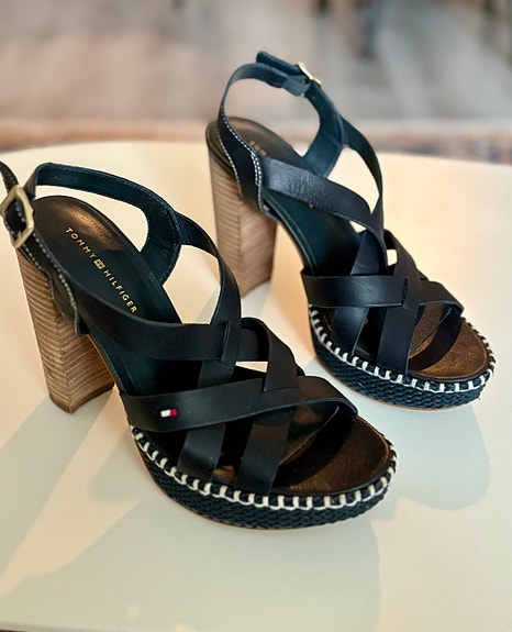 Tommy Hilfiger sandaalit