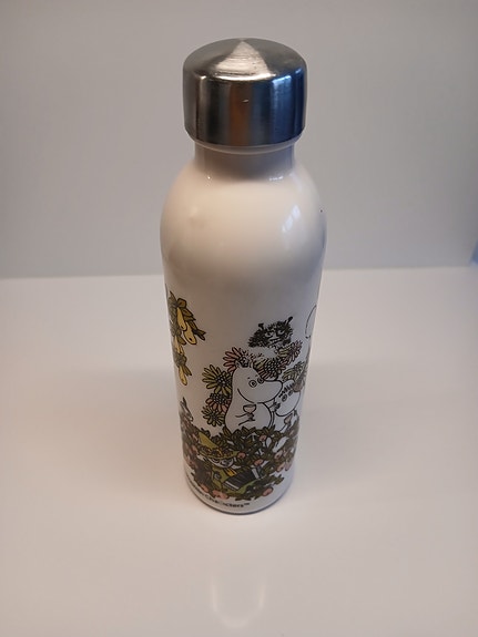 Muumi Puutarha 0,5l juomapullo!