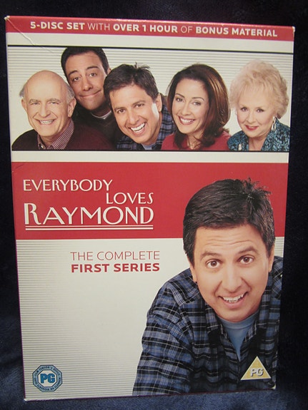 Kaikki rakastavat Raymondia kausi 1 dvd