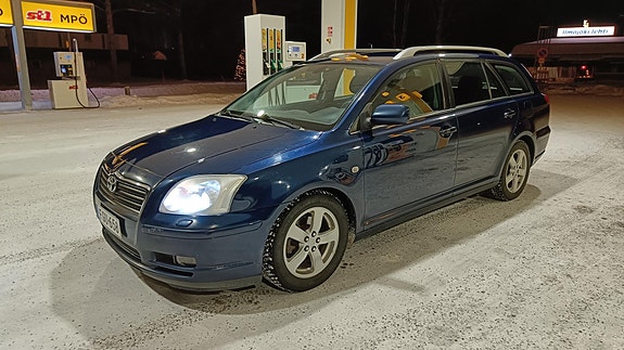 Toyota Avensis T25 2.0l bensa osina