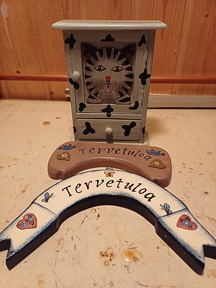 Avainkaappi ja tervetuloa kyltit (mökille?!)