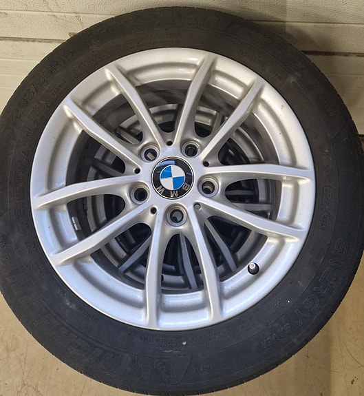 Kesärengaspaketti BMW 1  205/55R16  Michelin + BMW Oem.