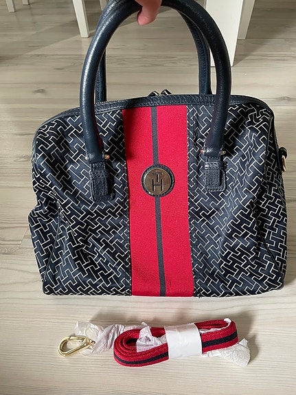 Tommy Hilfiger laukku