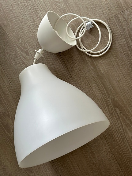 Ceiling light with a bulb Kattovalaisin
