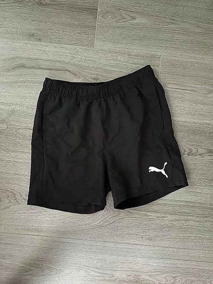 Puma shortsit