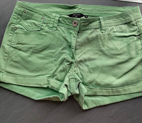 Lyhyet shortsit 40
