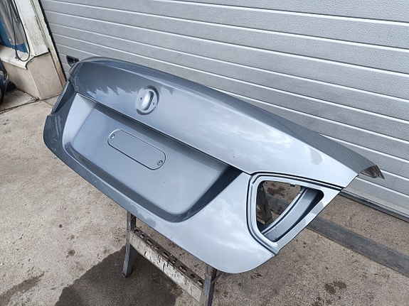 BMW E90 Takaluukku