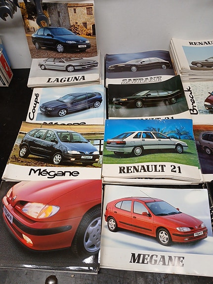 Renault käsikirjat