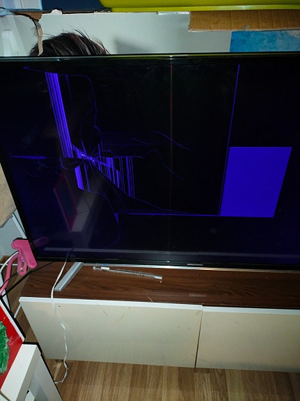 Grundig 49" UHD Smart TV