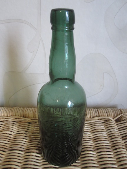Vintage vihreä lasi pullo