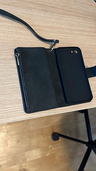 iPhone SE 2020 suojakotelo