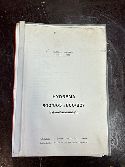 Hydrema 800/805 ja 800/807 kaivurikuormaajat käyttäjän ohjekirja