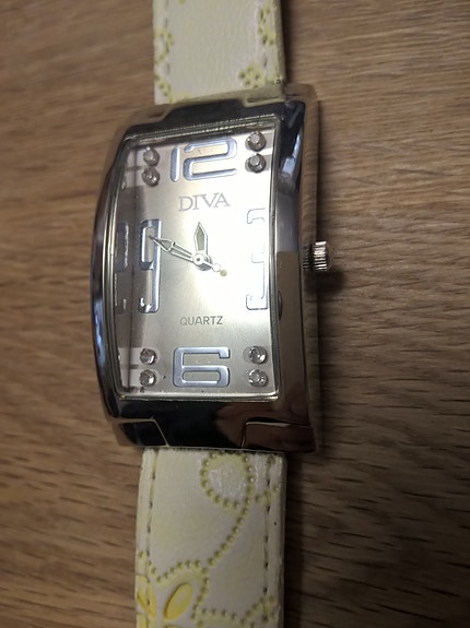 Uusi ihana Quartz Diva rannekello kukka nahkaranneke