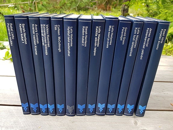 Sininen kirjahyllynkoriste Suuri Suomalainen kirjakerho 13 kpl 1970-1980 vaihde